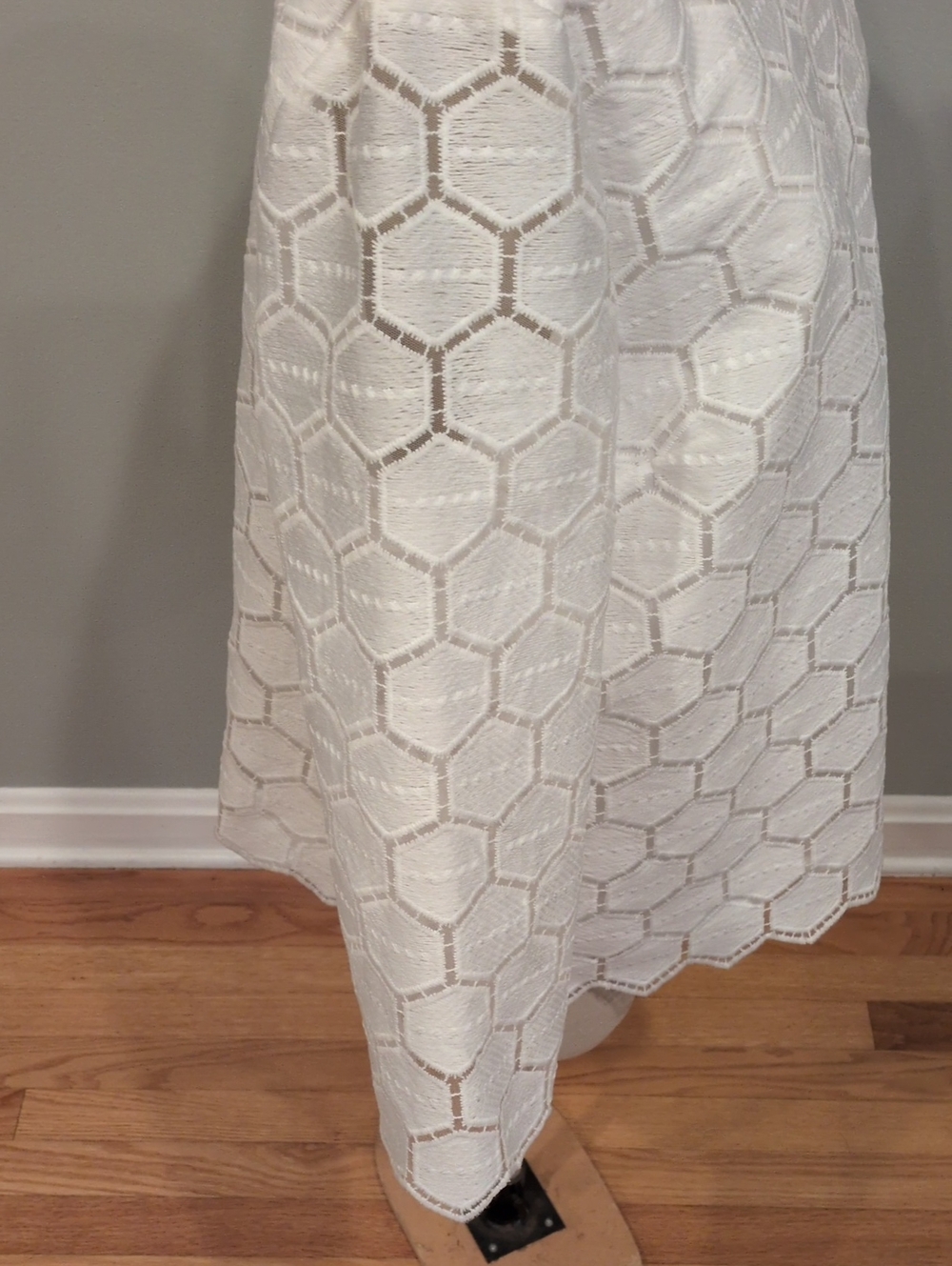 New Anne Klein White Lace Textured Lace Hexagon Top 16 - Picture 6 of 12